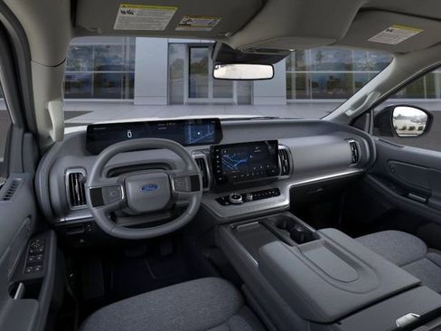 New 2025 Ford Expedition Max Active image 9