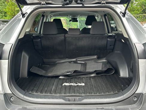 Used 2025 Toyota RAV4 LE AWD/4WD image 6