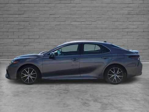 Used 2024 Toyota Camry SE FWD image 2