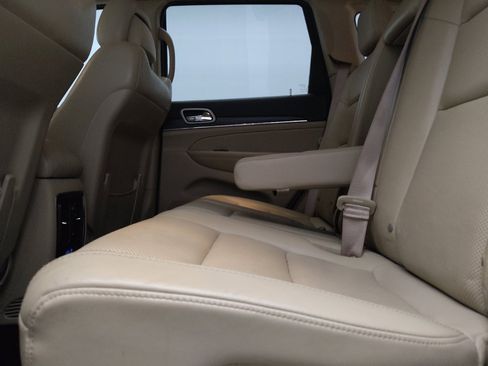 Used 2020 Jeep Grand Cherokee Limited w/ Luxury Group II RWD image 18