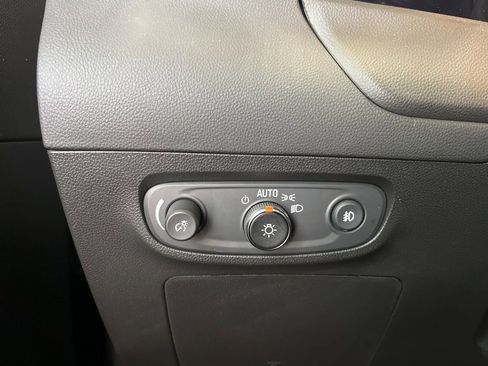 Used 2023 Buick Encore GX Select w/ Sport Touring Package FWD image 13
