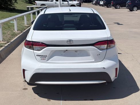 Used 2022 Toyota Corolla LE FWD image 5