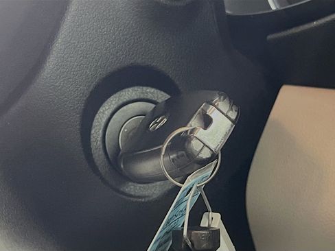 Used 2022 Hyundai Venue SEL image 23