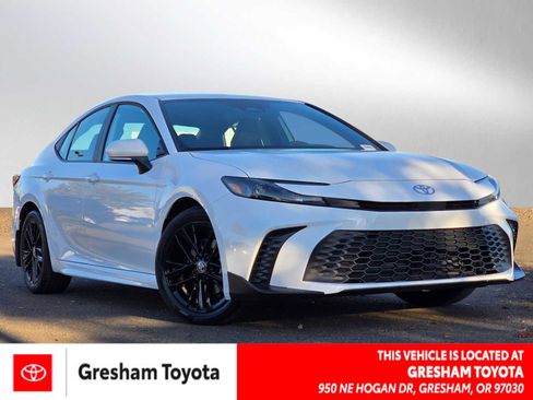 Certified 2026 Toyota Camry SE FWD image 1