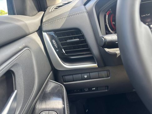 Used 2026 Nissan Rogue SL FWD image 36