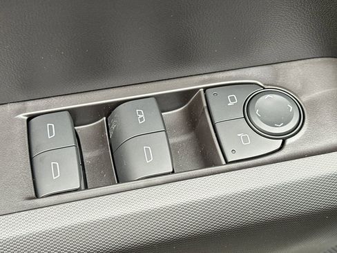 New 2026 GMC Canyon Elevation w/ Convenience Package image 11