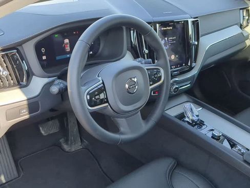 Used 2025 Volvo XC60 B5 Ultra image 2
