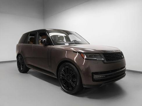 Used 2026 Land Rover Range Rover SE AWD/4WD image 10