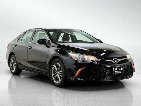 Used 2015 Toyota Camry SE FWD image 7