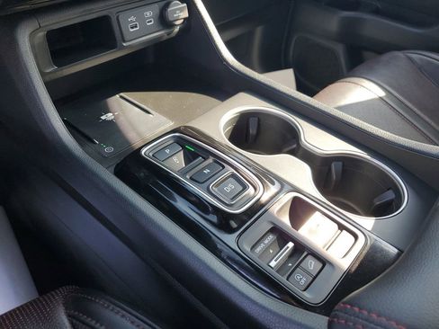 Used 2025 Honda Pilot Black Edition image 34