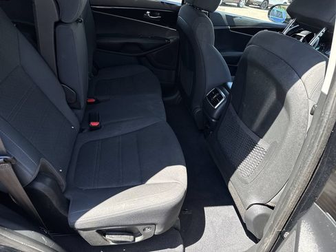 Used 2020 Kia Sorento S AWD/4WD image 12