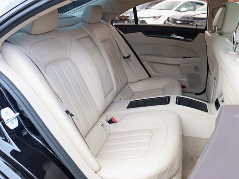 Used 2015 Mercedes-Benz CLS 550 4MATIC image 38