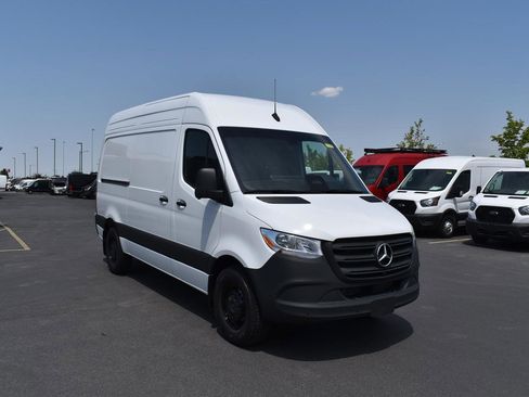 New 2025 Mercedes-Benz Sprinter 2500 image 3