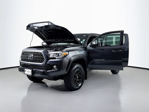 Used 2019 Toyota Tacoma TRD Off-Road image 18
