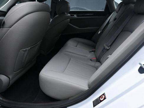 Used 2020 Genesis G80 3.8 RWD image 20