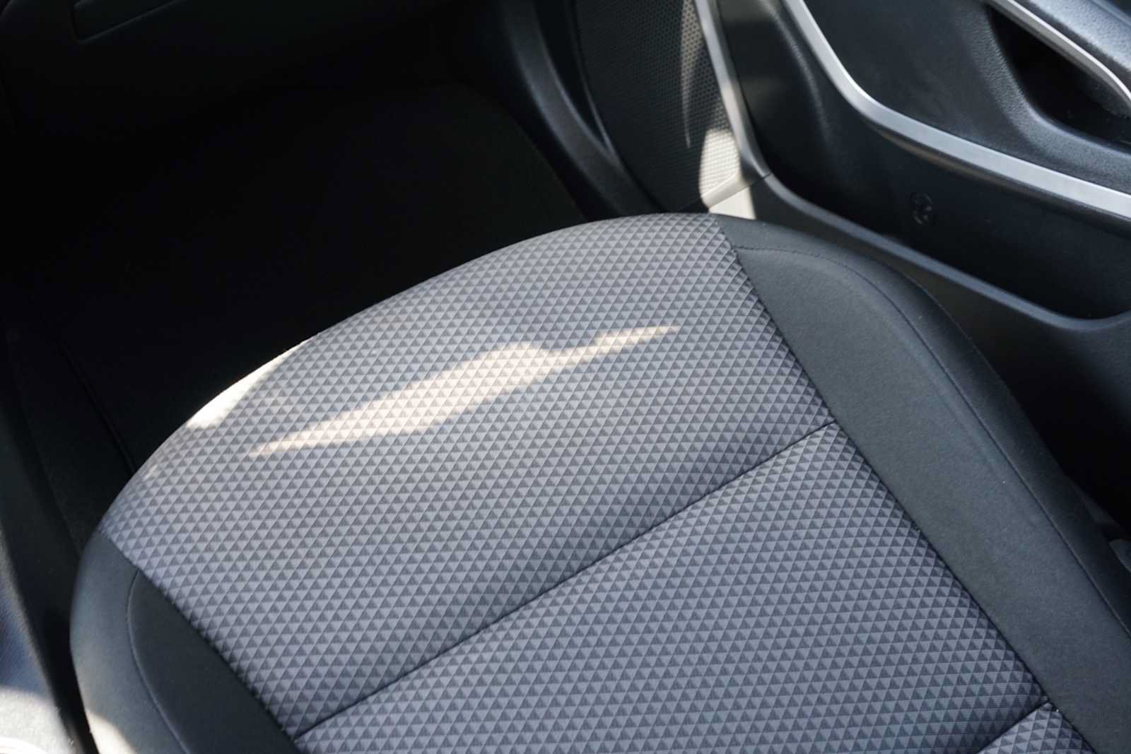 Used 2025 Kia Soul LX w/ LX Technology Package FWD image 23