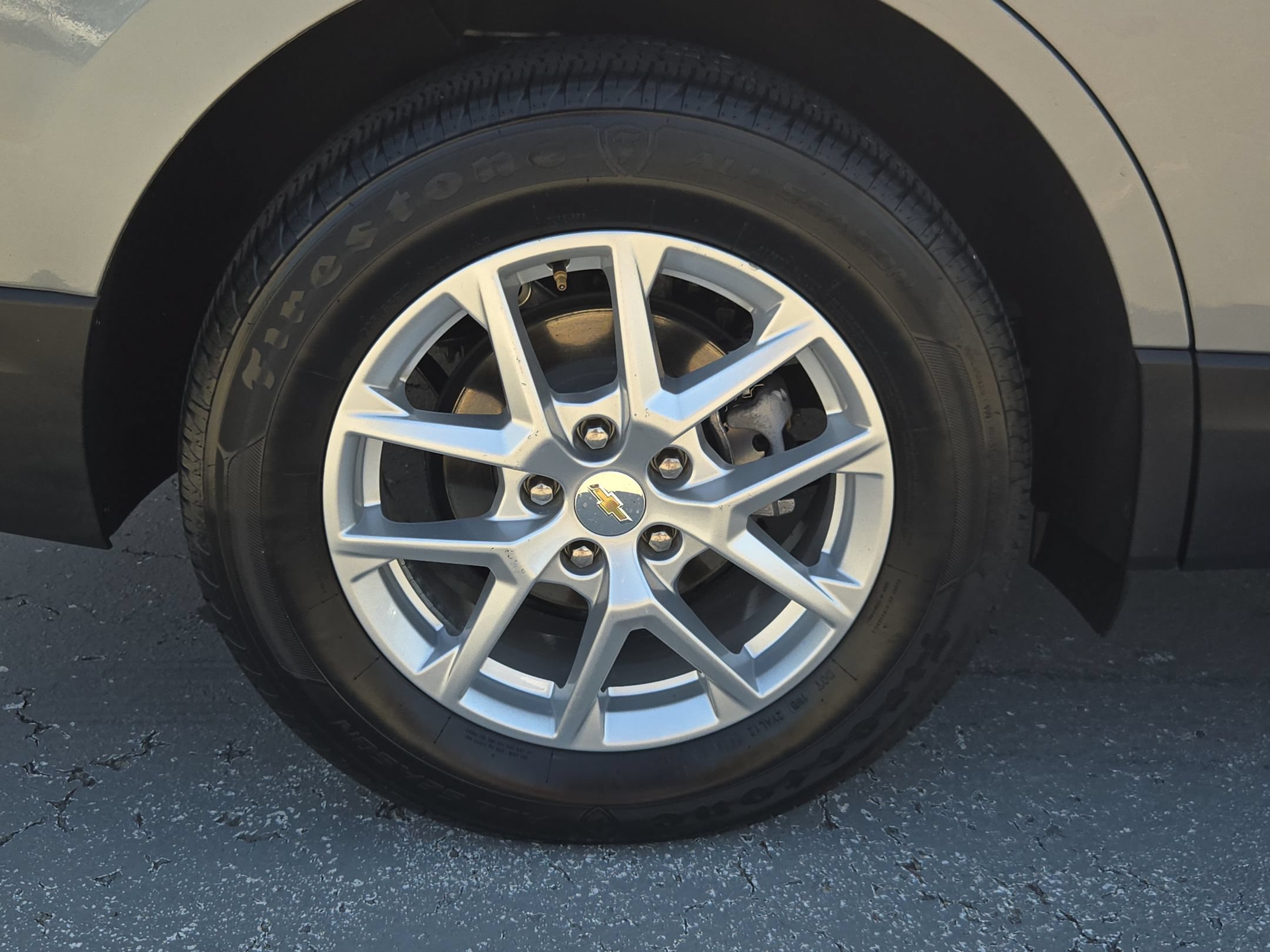 Used 2024 Chevrolet Equinox LT AWD/4WD image 17