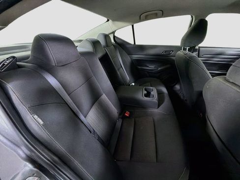 Used 2025 Nissan Altima 2.5 SV FWD image 25