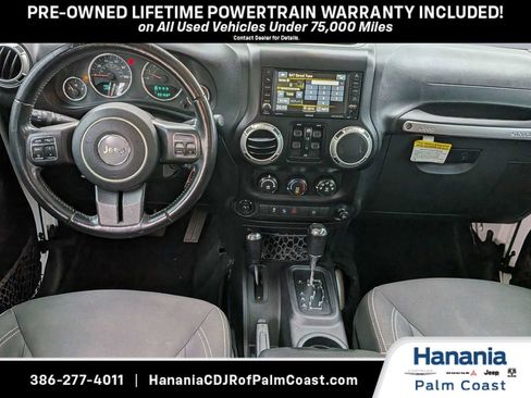Used 2016 Jeep Wrangler Unlimited Rubicon w/ Connectivity Group AWD/4WD image 15