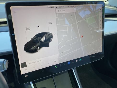 Used 2019 Tesla Model 3 Long Range image 26
