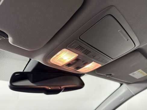 Used 2022 Honda CR-V Touring image 10