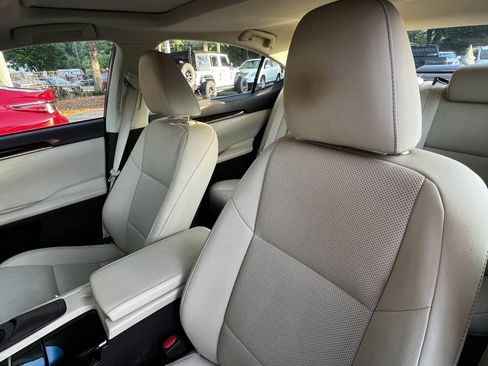 Used 2017 Lexus ES 350 w/ Premium Package image 18