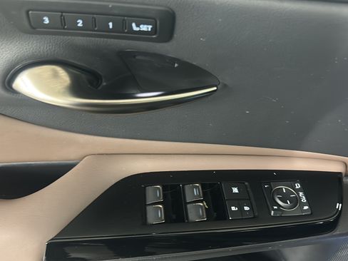 Used 2023 Lexus ES 350 w/ Premium Package FWD image 14