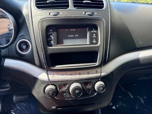 Used 2019 Dodge Journey SE FWD image 43