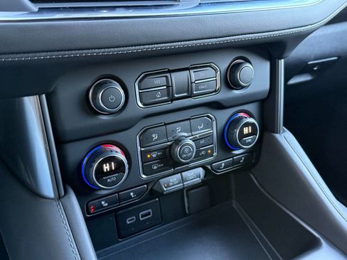 Used 2023 Chevrolet Tahoe LT w/ Luxury Package image 16