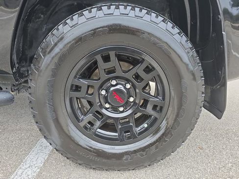 Certified 2022 Toyota 4Runner SR5 Premium image 33