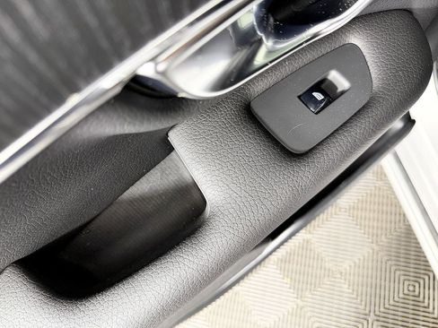 Used 2020 Volvo XC90 T6 Momentum w/ Protection Package Premier image 42