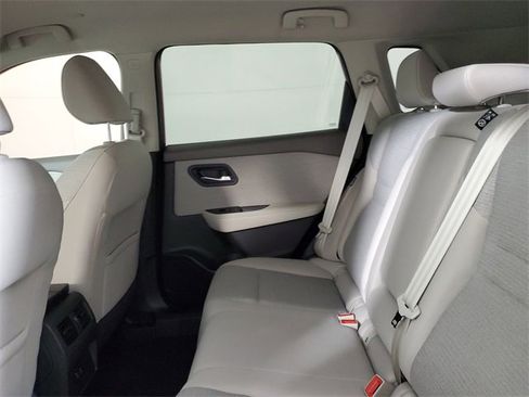 Used 2022 Nissan Rogue SV image 14