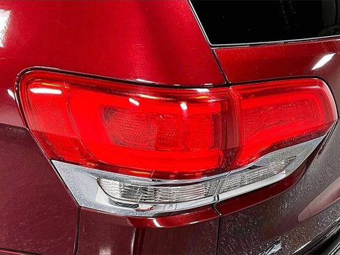 Used 2019 Jeep Grand Cherokee Limited image 23