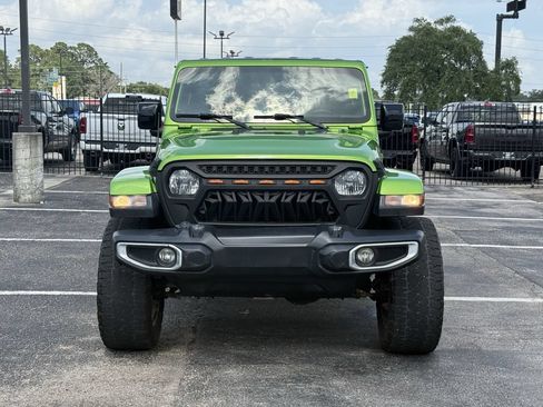Used 2019 Jeep Wrangler Unlimited Sahara AWD/4WD image 2