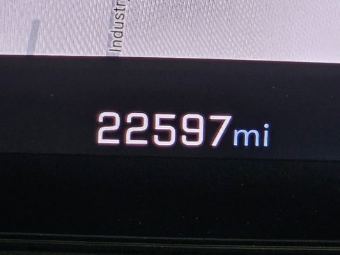 Used 2025 Chevrolet Traverse LT image 35