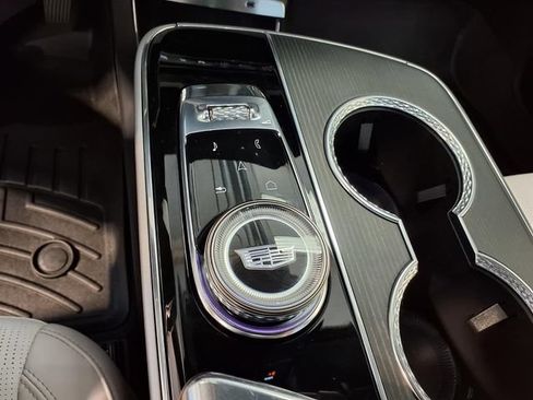 Used 2025 Cadillac Lyriq Luxury RWD image 13