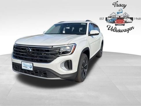 New 2026 Volkswagen Atlas SE image 3