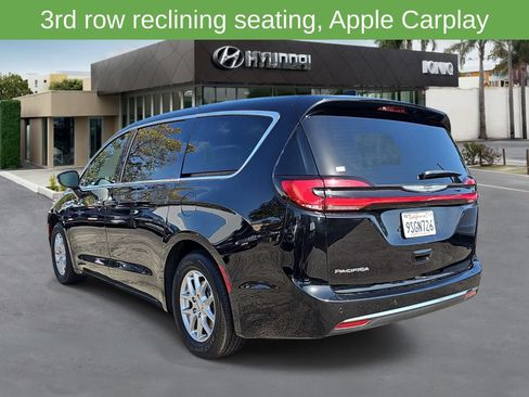 Used 2025 Chrysler Pacifica Select FWD image 5