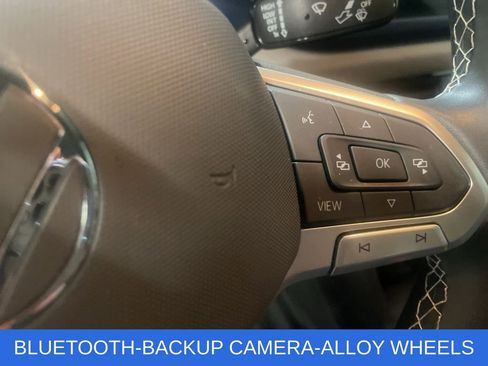 Used 2022 Volkswagen Taos SE AWD/4WD image 25
