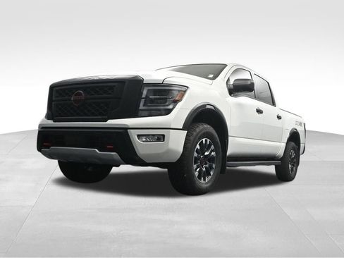 Used 2024 Nissan Titan PRO-4X w/ Off Road Protection Package AWD/4WD image 9