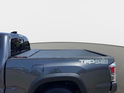 Certified 2020 Toyota Tacoma TRD Off-Road w/ TRD Premium Off Road Package AWD/4WD image 13