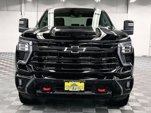 Used 2025 Chevrolet Silverado 2500 LT w/ Trail Boss Package image 3