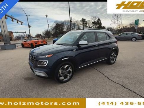 Used 2025 Hyundai Venue Limited image 4