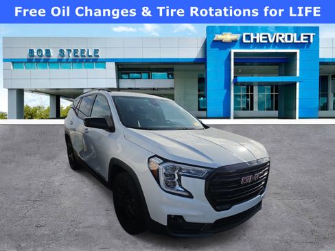 Used 2023 GMC Terrain SLT w/ Elevation Edition FWD image 1