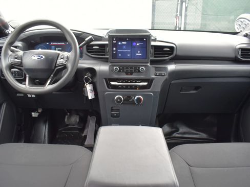Used 2025 Ford Explorer 4WD Police Interceptor image 19