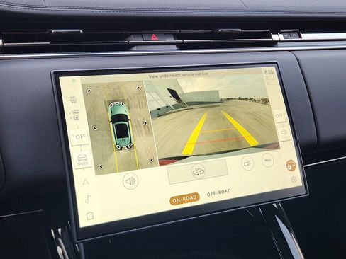 New 2025 Land Rover Range Rover Sport Dynamic SE image 18