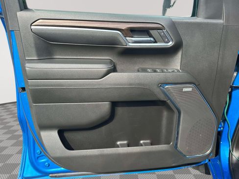 Used 2024 Chevrolet Silverado 1500 LT Trail Boss w/ Convenience Package II AWD/4WD image 18