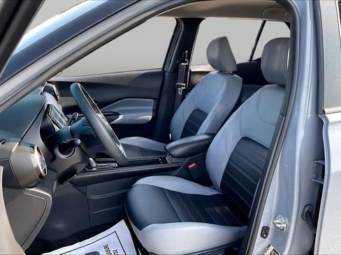 Used 2024 Nissan Kicks SR w/ SR Premium Package FWD image 8