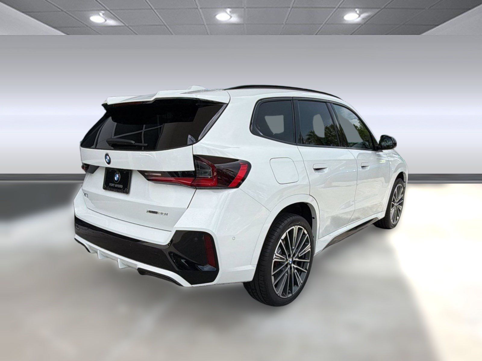 Used 2026 BMW X1 xDrive28i w/ Technology Package AWD/4WD image 8
