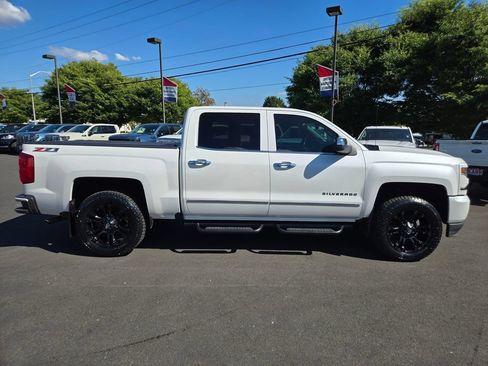 Used 2017 Chevrolet Silverado 1500 LTZ Z71 w/ LTZ Plus Package AWD/4WD image 2